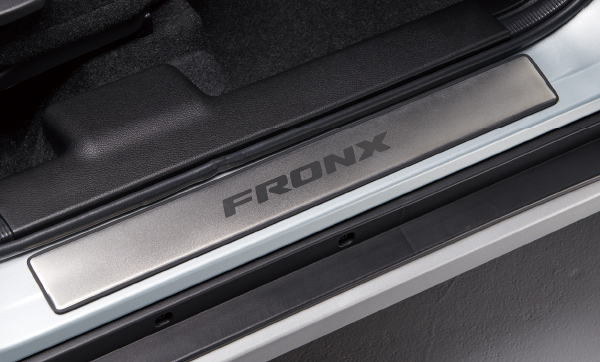 サイドシルスカッフ