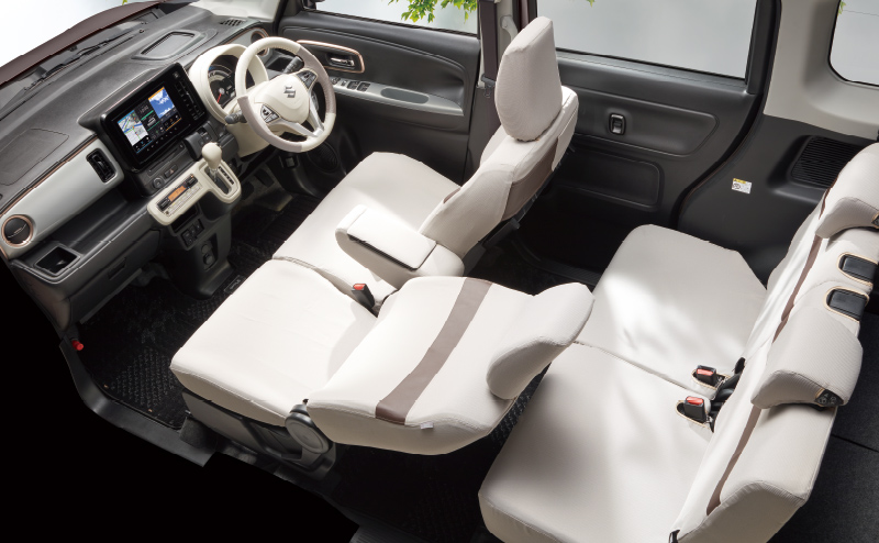 シートカバー、本革ステアリングホイールカバー、フロアマット（ジュータン）